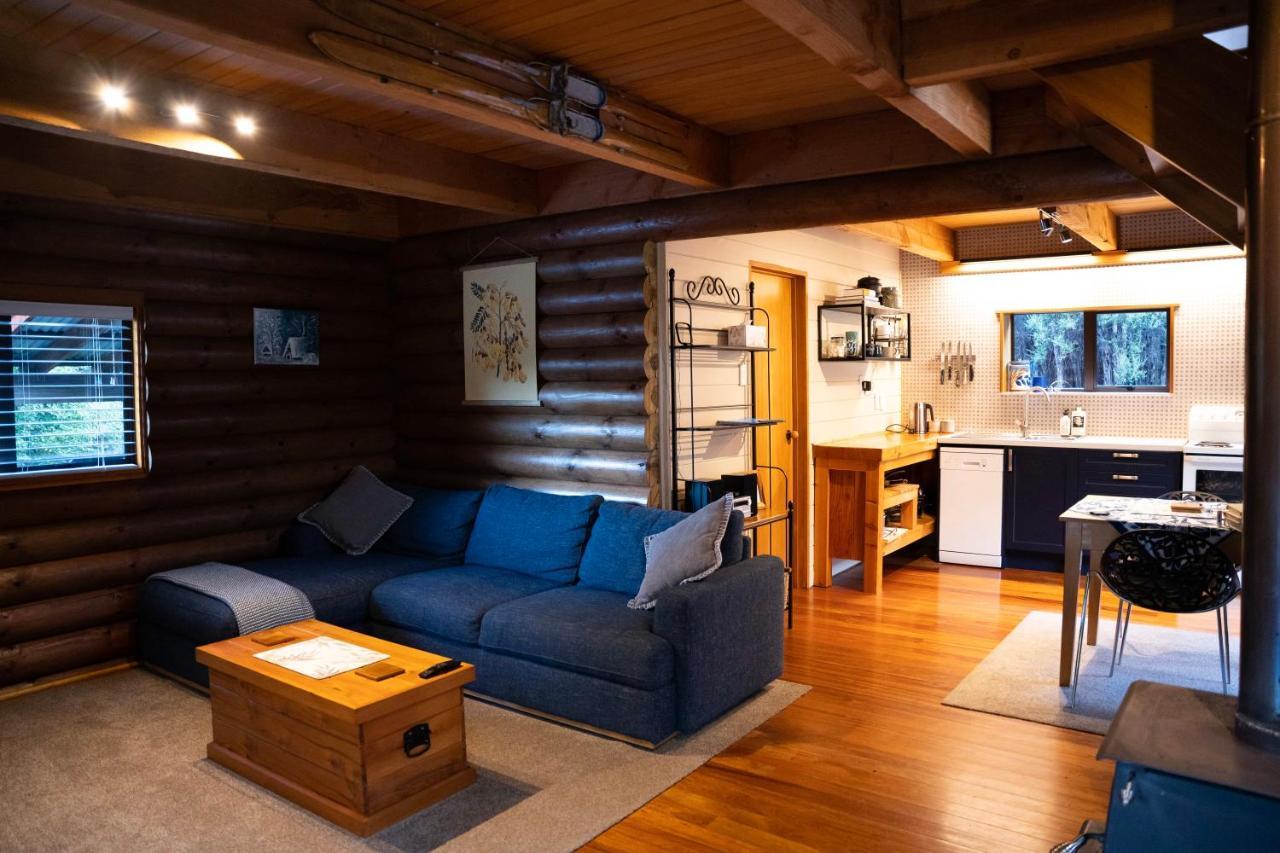 Totara Lodge - Unwind, Relax & Enjoy - Mt Lyford エクステリア 写真