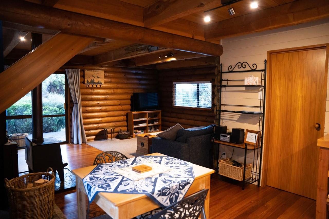 Totara Lodge - Unwind, Relax & Enjoy - Mt Lyford エクステリア 写真