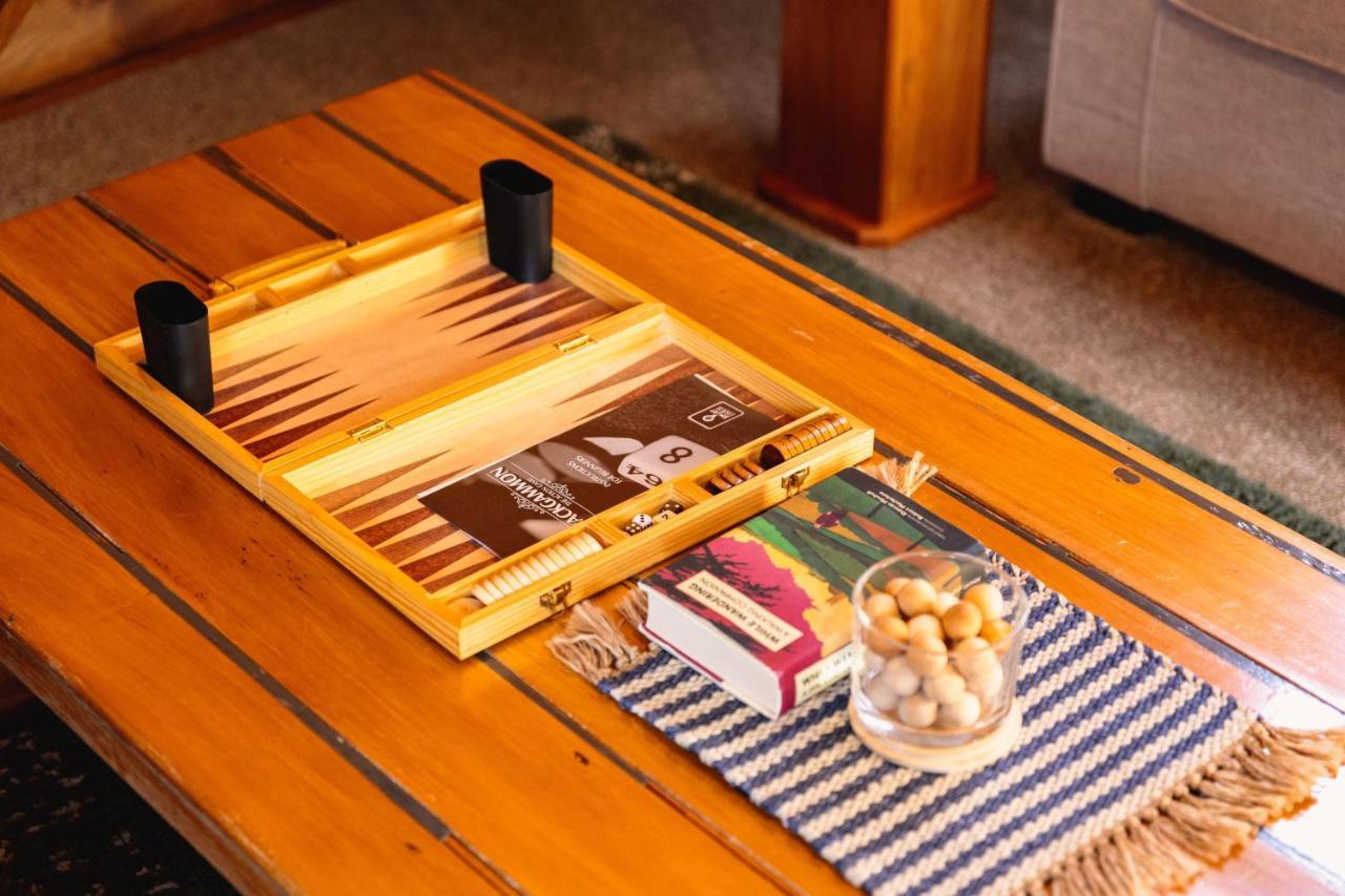 Totara Lodge - Unwind, Relax & Enjoy - Mt Lyford エクステリア 写真