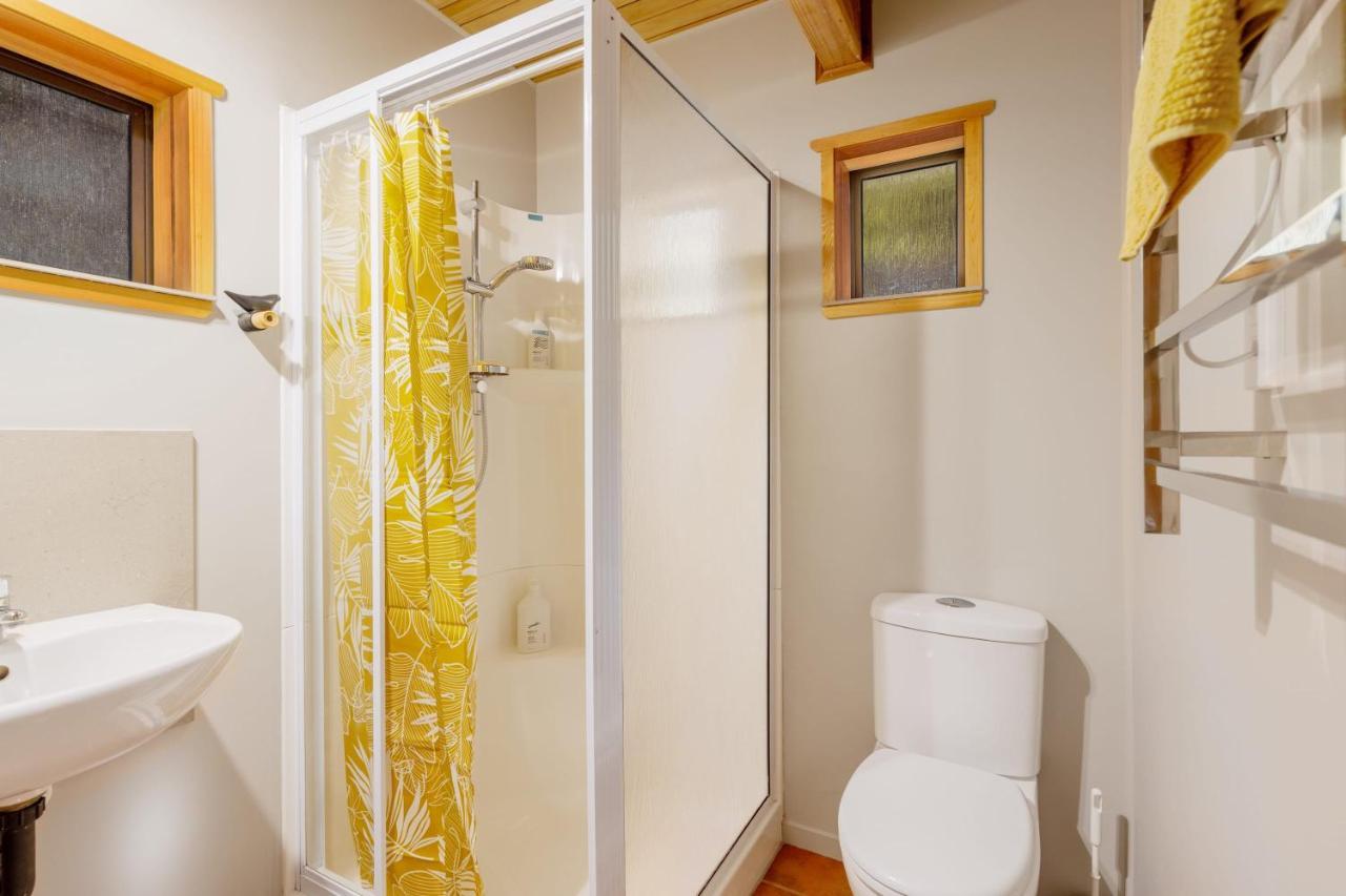 Totara Lodge - Unwind, Relax & Enjoy - Mt Lyford エクステリア 写真